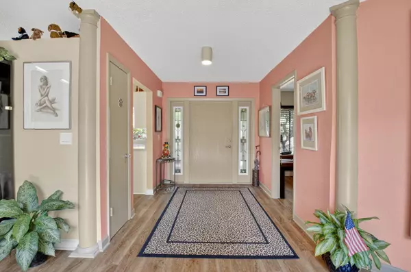 Boynton Beach, FL 33437,5710 Piping Rock DR