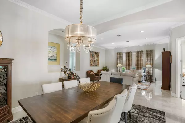 Vero Beach, FL 32963,889 Island Club SQ