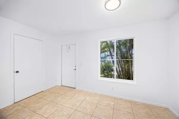 Lantana, FL 33462,507 E Coast AVE
