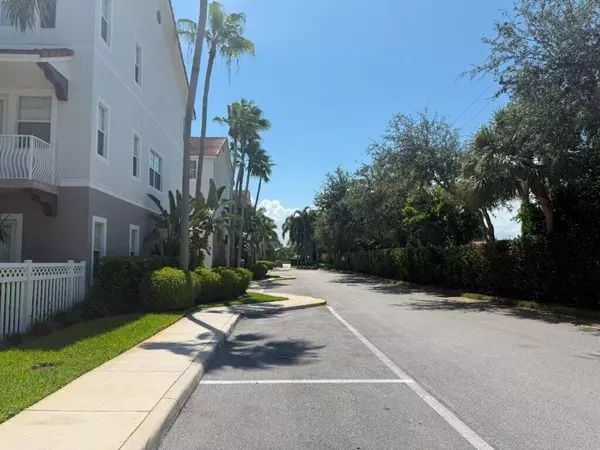 Hypoluxo, FL 33462,115 Ocean Cay WAY 16