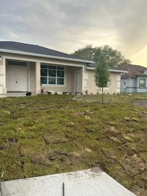 900 SW Versailles AVE, Port Saint Lucie, FL 34953