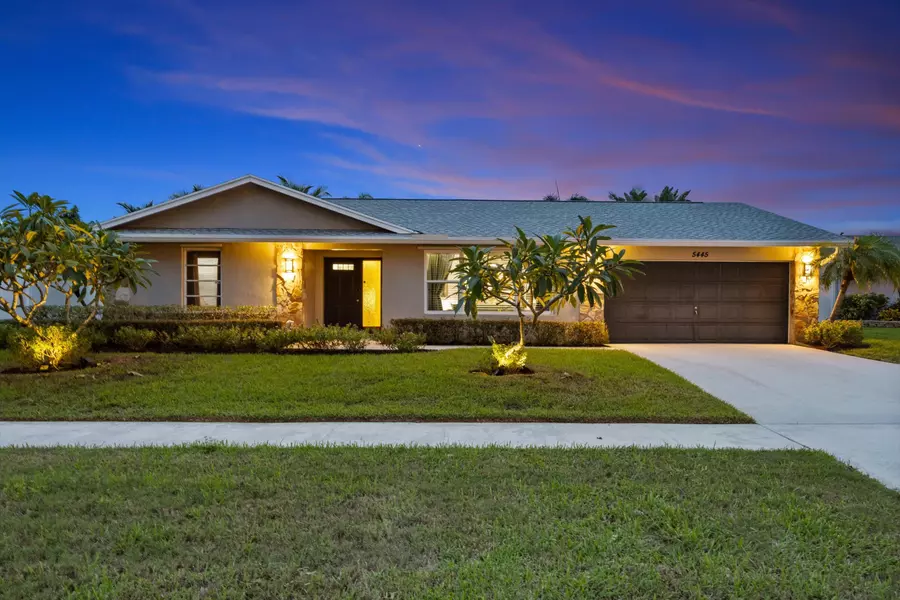 5445 S Sandhurst Circle, Lake Worth, FL 33463