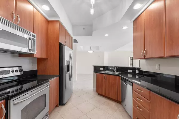 West Palm Beach, FL 33401,801 S Olive AVE 1404