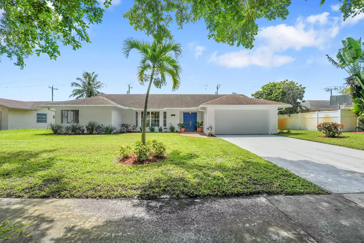 West Palm Beach, FL 33407,2114 Echo Lake DR