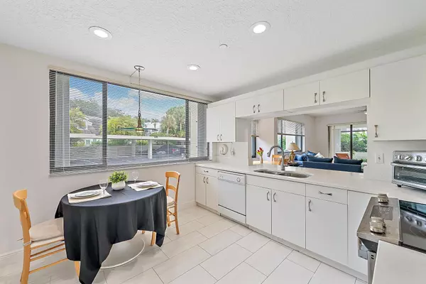 Juno Beach, FL 33408,811 Oak Harbour DR