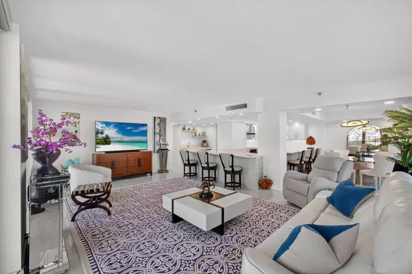 North Palm Beach, FL 33408,123 Lakeshore DR 1544