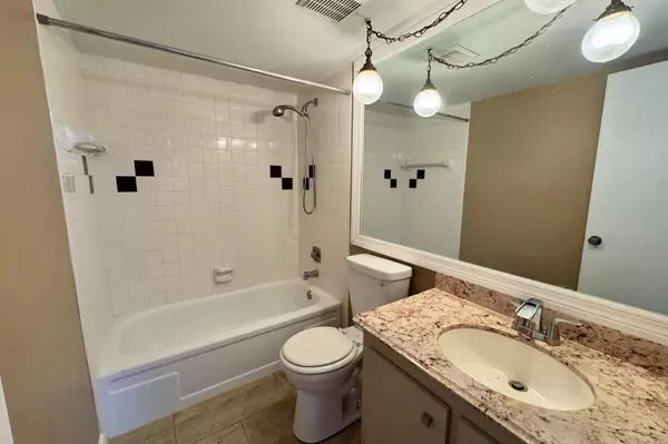 Delray Beach, FL 33445,2820 SW 22nd AVE 2040