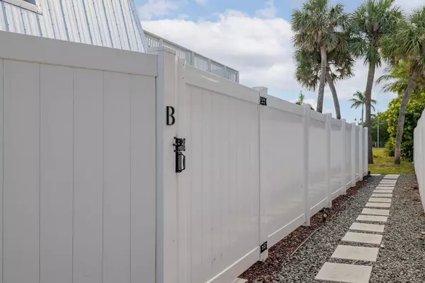 Fort Pierce, FL 34949,346 Hernando ST B