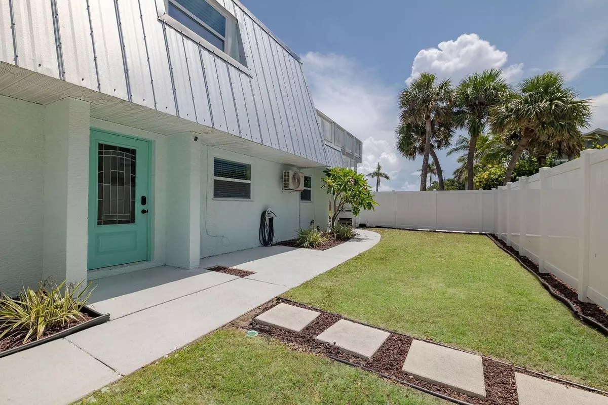 Fort Pierce, FL 34949,346 Hernando ST B