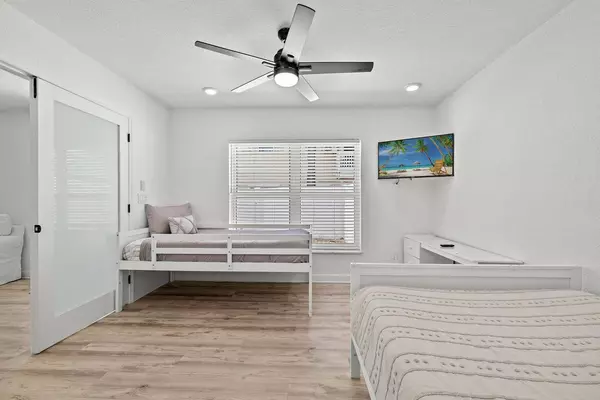 Fort Pierce, FL 34949,346 Hernando ST B