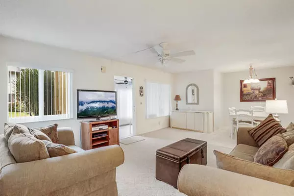 Greenacres, FL 33463,319 Pine Ridge CIR B1