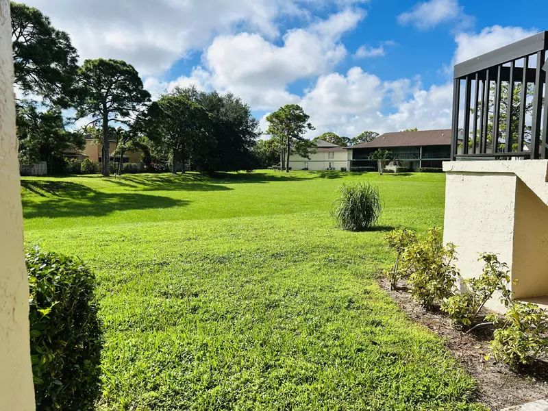 6489 Chasewood DR D, Jupiter, FL 33458