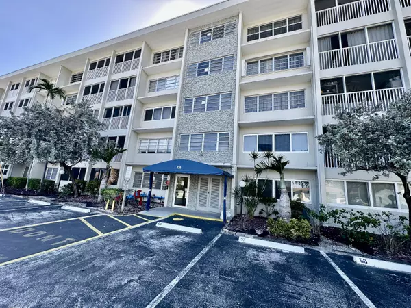 330 SE 2nd ST 501g, Hallandale Beach, FL 33009