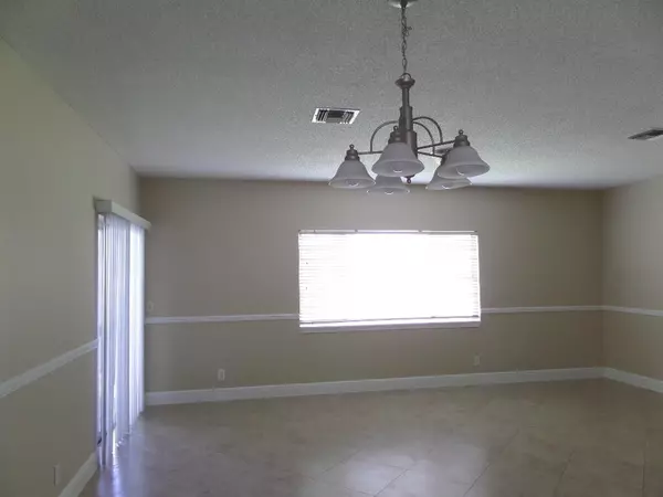 Tamarac, FL 33321,9661 Santa Rosa DR