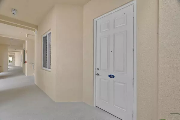 Fort Pierce, FL 34949,27 W Harbour Isle DR 106