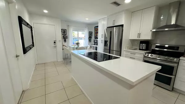 Delray Beach, FL 33484,5778 Phoenix Palm CT C