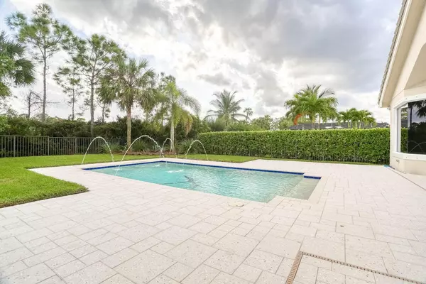 Jupiter, FL 33478,176 Carina DR