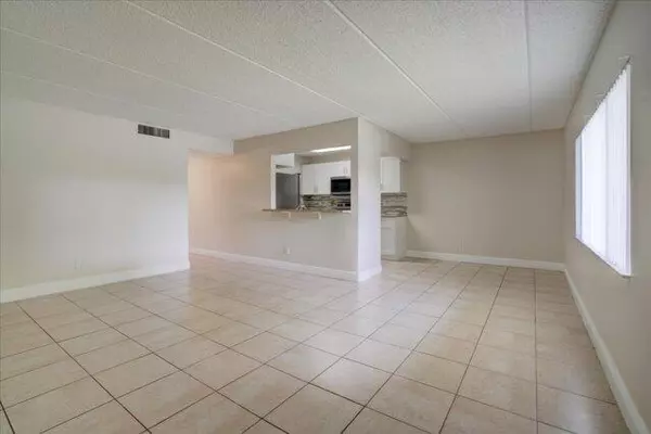 Boynton Beach, FL 33436,1104 Meadows CIR 1104