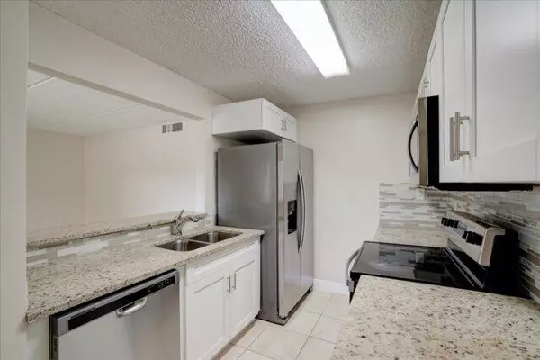 Boynton Beach, FL 33436,1104 Meadows CIR 1104