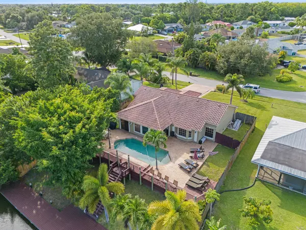 138 NE Twylite TER, Port Saint Lucie, FL 34983