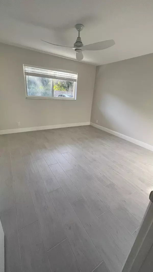 Tequesta, FL 33469,2 Garden ST 107m