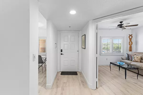 Boynton Beach, FL 33437,5874 Crystal Shores DR 304