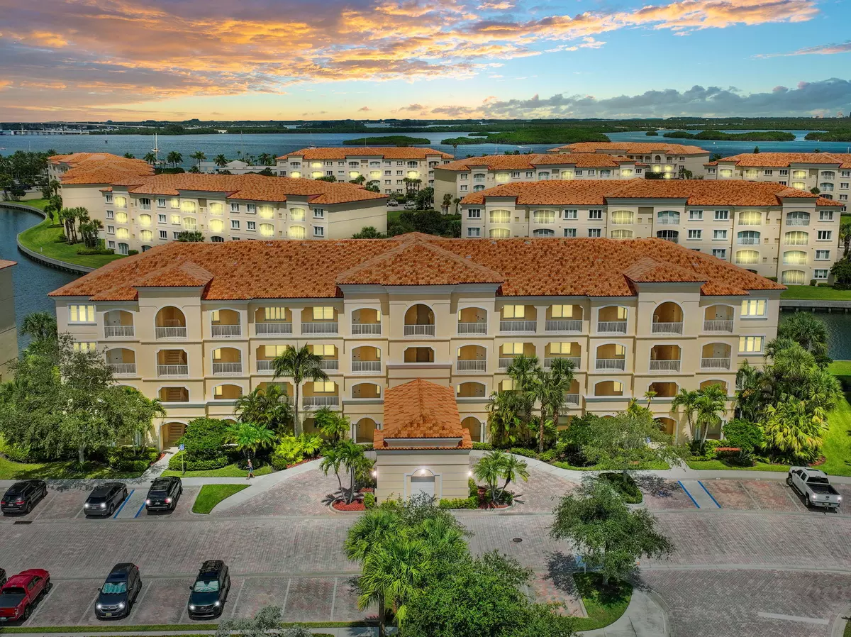 Fort Pierce, FL 34949,18 W Harbour Isle DR 306