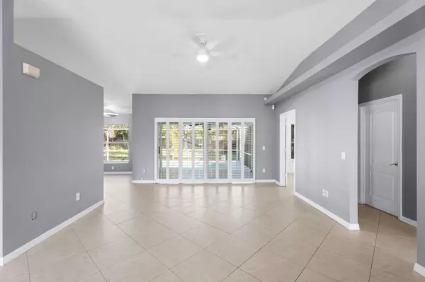 Port Saint Lucie, FL 34953,4302 SW Appleseed RD