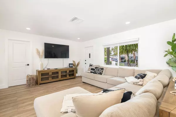 Lake Clarke Shores, FL 33406,1860 W Arabian RD