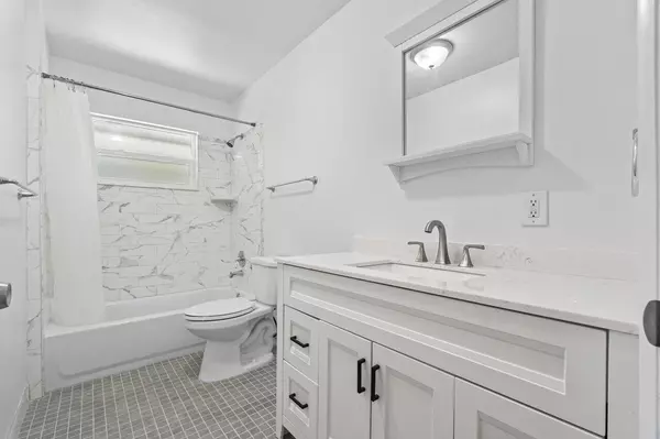 751 Hummingbird WAY 7, North Palm Beach, FL 33408