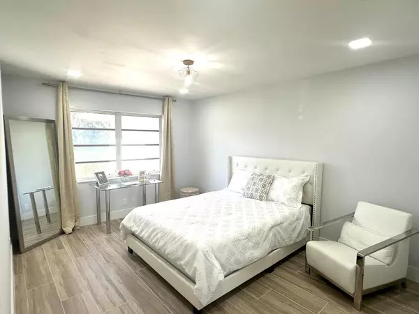 Boynton Beach, FL 33436,10723 S Greentrail DR