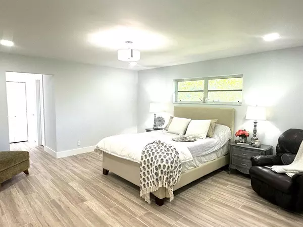 Boynton Beach, FL 33436,10723 S Greentrail DR