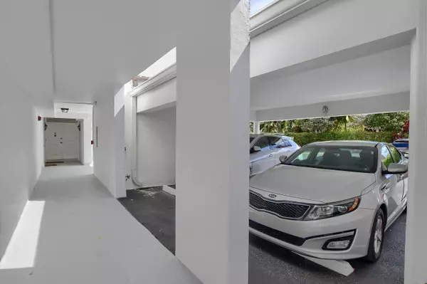 Boca Raton, FL 33432,800 E Camino Real 116