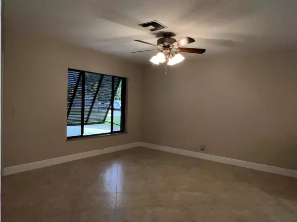 North Palm Beach, FL 33403,2545 Conroy DR