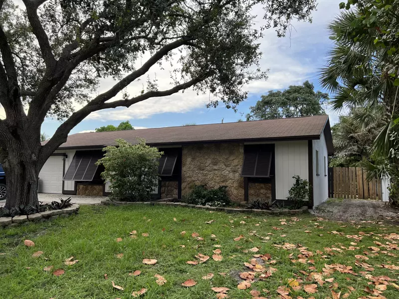 2545 Conroy DR, North Palm Beach, FL 33403