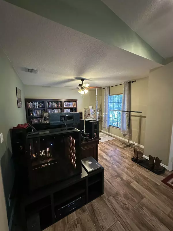 Port Saint Lucie, FL 34953,989 SW Idol AVE