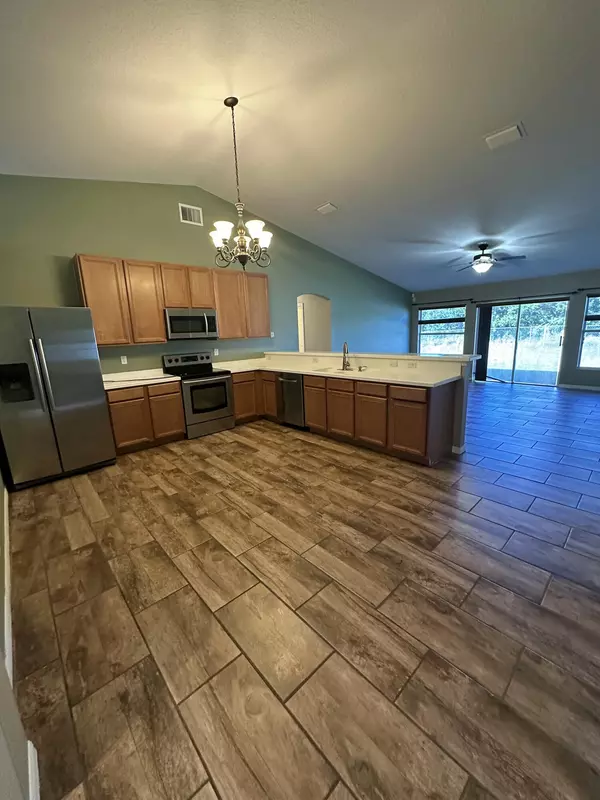 Port Saint Lucie, FL 34953,989 SW Idol AVE