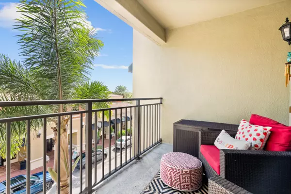 Palm Beach Gardens, FL 33418,4883 Pga BLVD 305