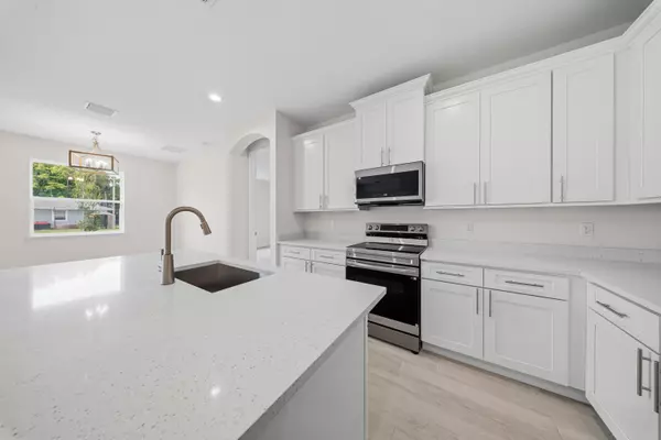 Fort Pierce, FL 34982,5711 Cassia DR