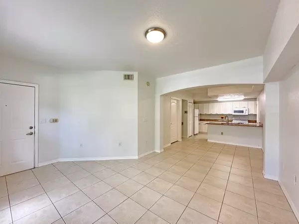 Port Saint Lucie, FL 34986,108 SW Peacock BLVD 5-105