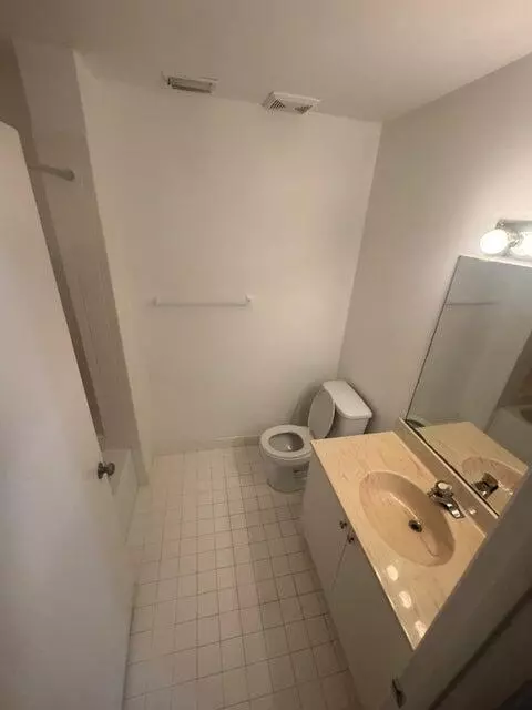 Fort Pierce, FL 34982,1734 W Sanderling LN 2