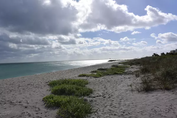 Tequesta, FL 33469,50 Beach RD 104