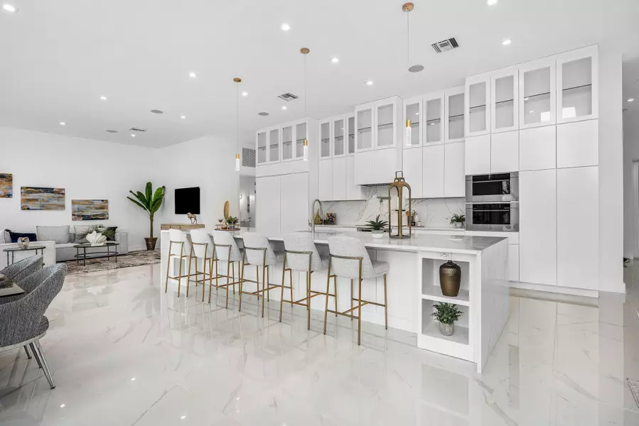 2641 NE 48th ST, Lighthouse Point, FL 33064