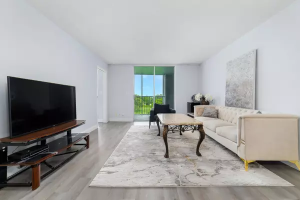 Boca Raton, FL 33487,5301 NW 2nd AVE Ph-E