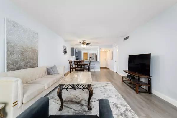 Boca Raton, FL 33487,5301 NW 2nd AVE Ph-E