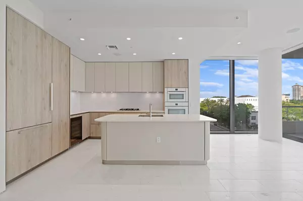 200 Arkona CT 401, West Palm Beach, FL 33401