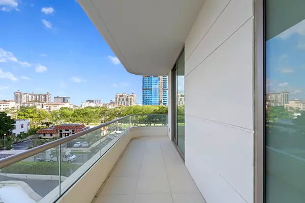 West Palm Beach, FL 33401,200 Arkona CT 401