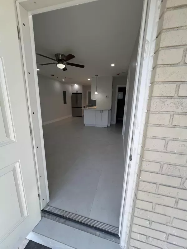 Dania Beach, FL 33312,4951 SW 28th TER 1