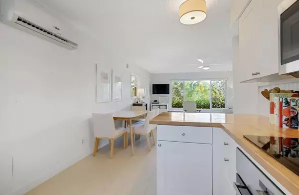 Lake Worth, FL 33462,7643 Overlook RD