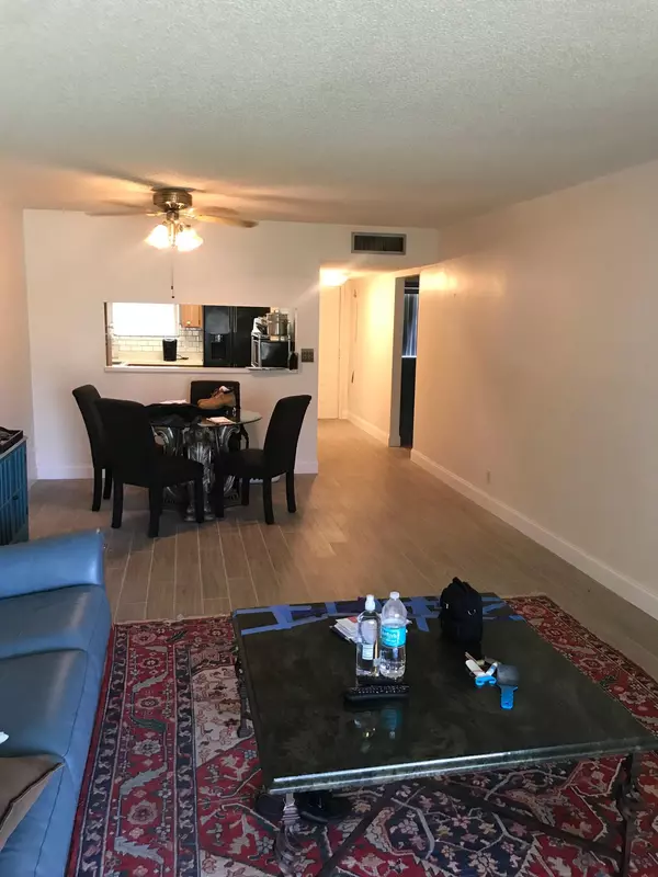 Lake Worth, FL 33467,3186 Via Poinciana 211